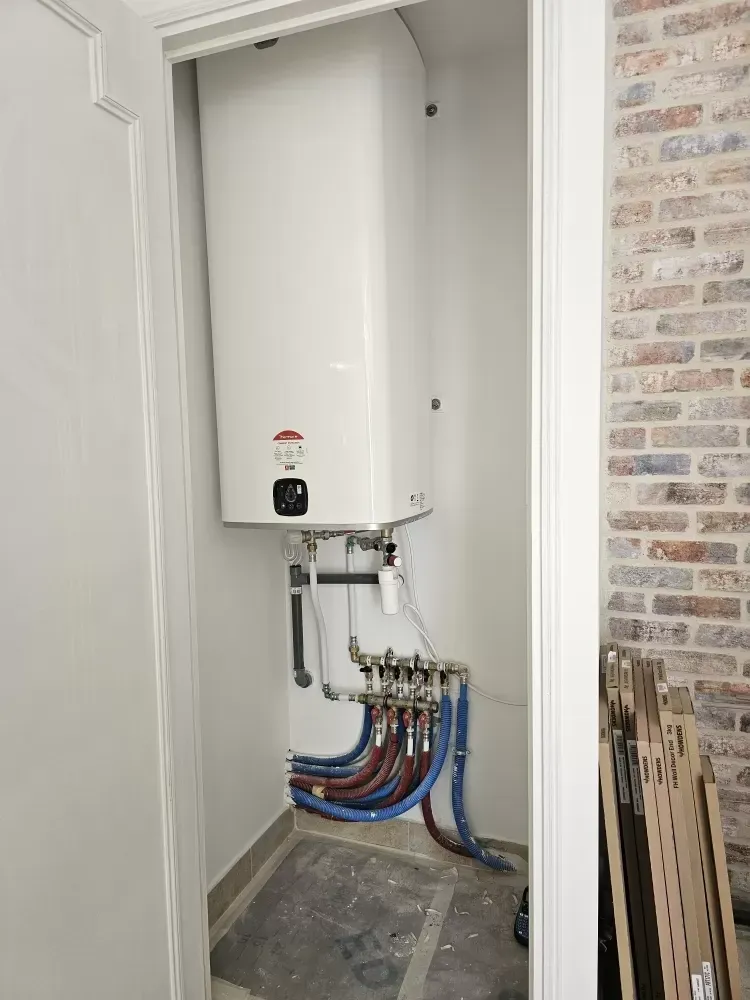 Installation d'un chauffe eau électrique THERMOR 150L